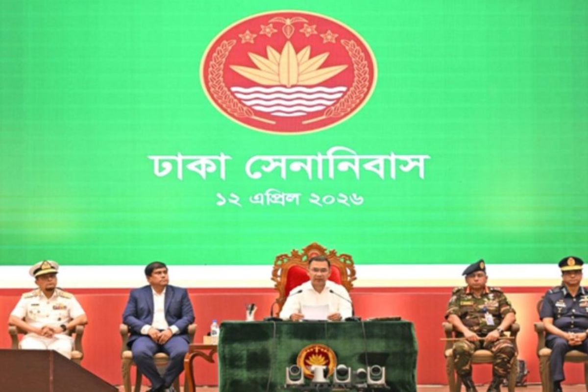 সশস্ত্র বাহিনীকে নিরপেক্ষ থাকার আহ্বান প্রধানমন্ত্রীর