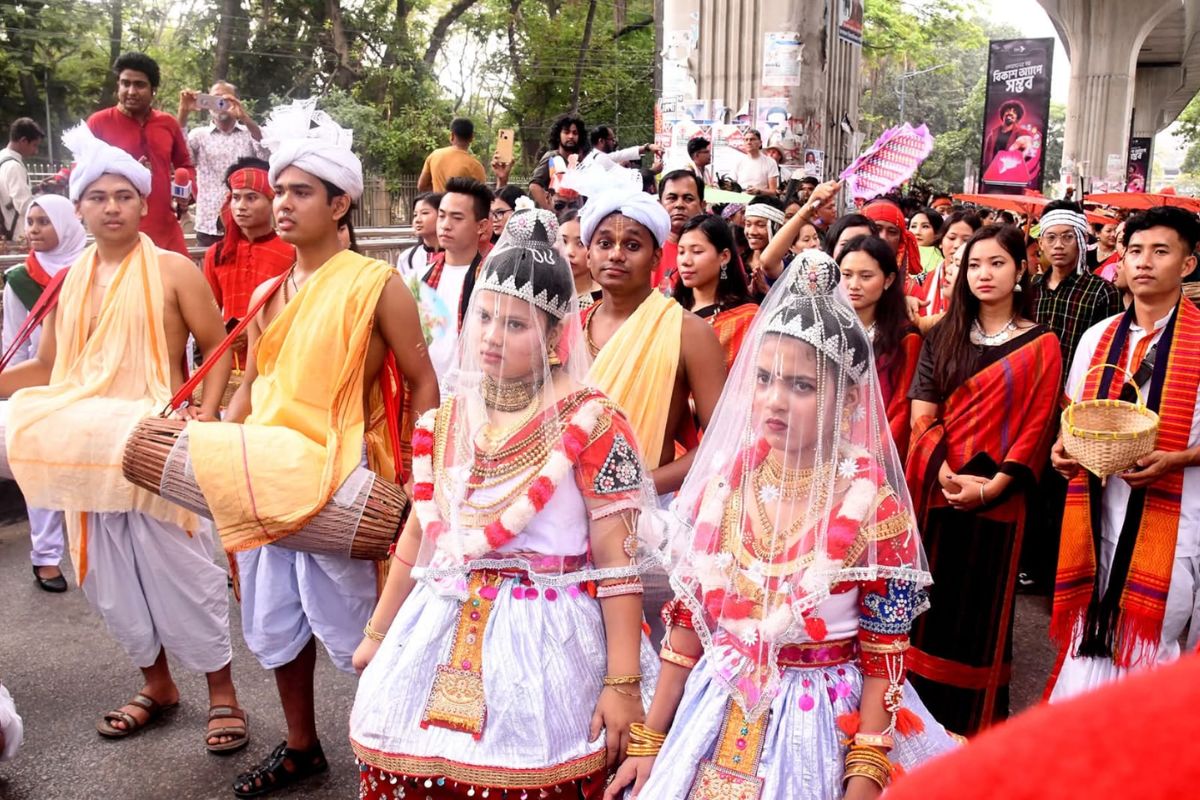 ‘নববর্ষের ঐকতান, গণতন্ত্রের পুনরুত্থান’ প্রতিপাদ্য নিয়ে ঢাবি ক্যাম্পাসে ‘বৈশাখী শোভাযাত্রা’