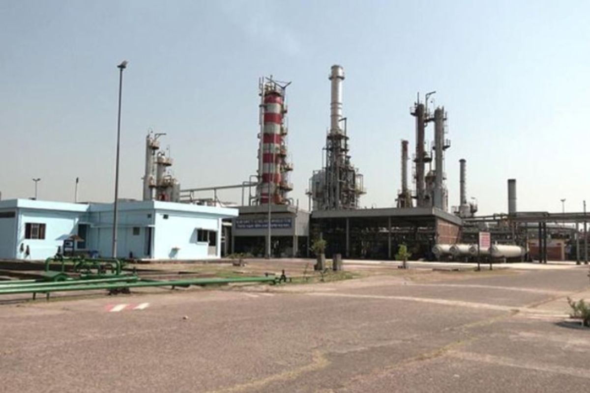 দেশের একমাত্র তেল শোধনাগার বন্ধ