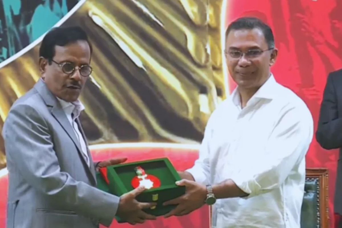 স্বাধীনতা পদক পেলেন হানিফ সংকেত