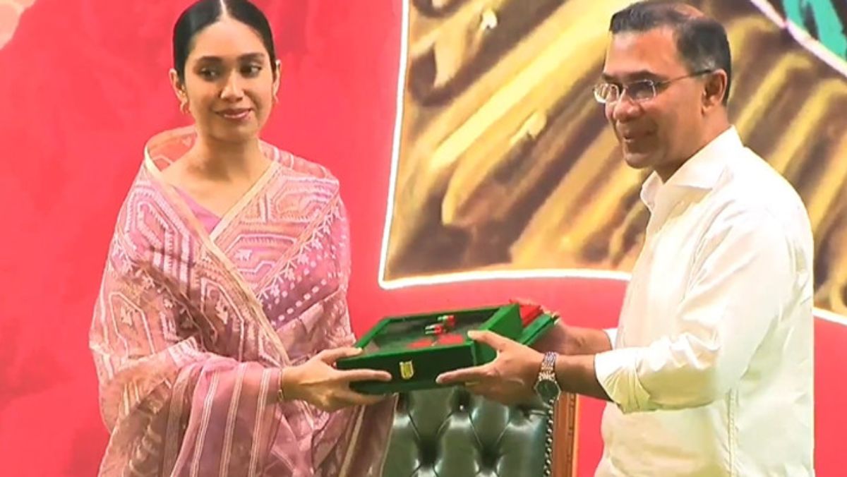 খালেদা জিয়ার পক্ষে স্বাধীনতা পুরস্কার নিলেন নাতনি জাইমা রহমান