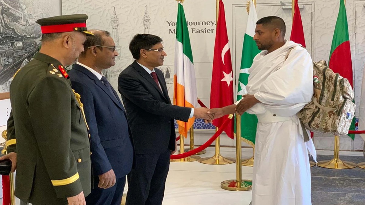 সৌদি আরব পৌঁছেছে বাংলাদেশের প্রথম হজ ফ্লাইট