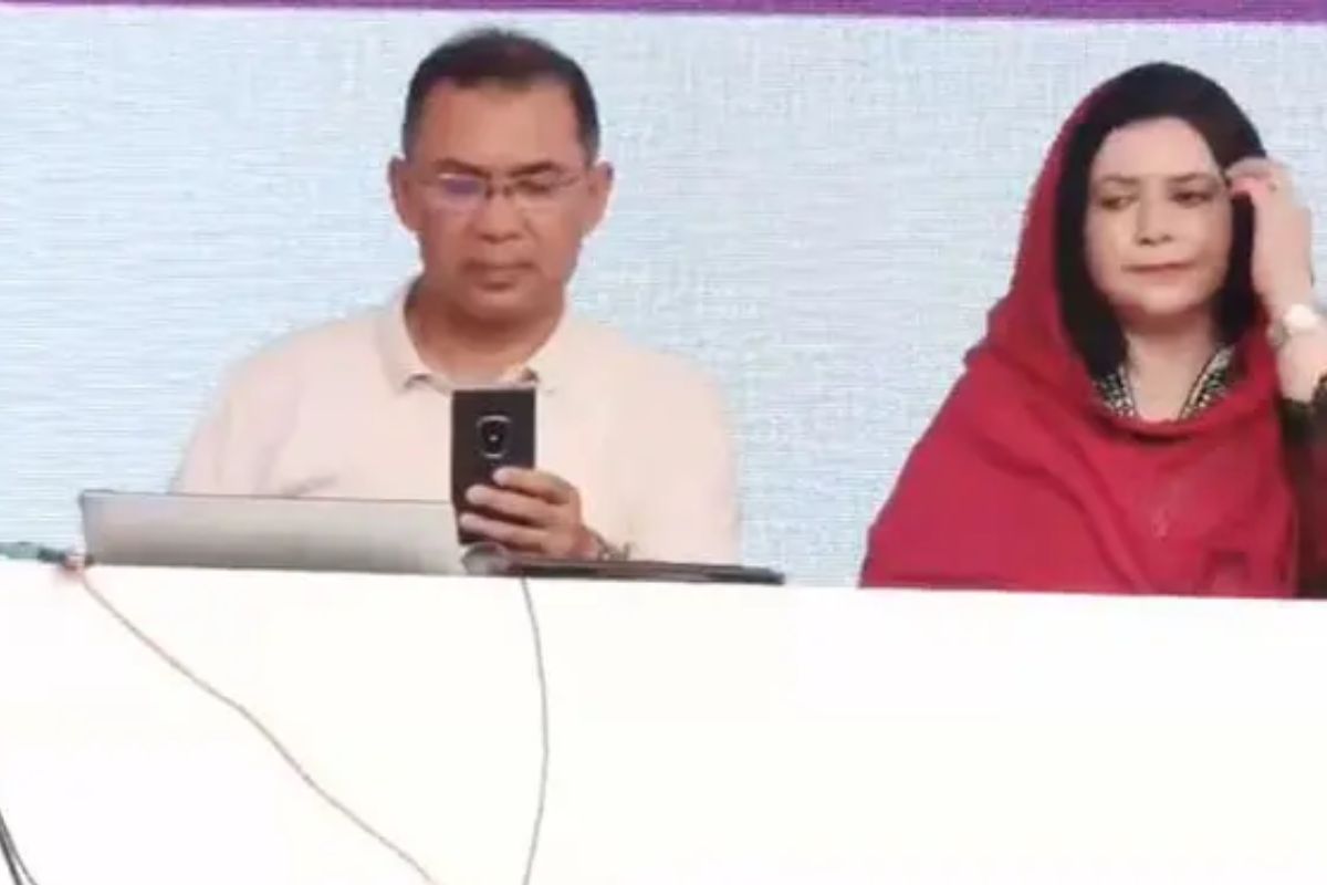 বগুড়ায় ফ্যামিলি কার্ড বিতরণ কর্মসূচি উদ্বোধন করলেন প্রধানমন্ত্রী