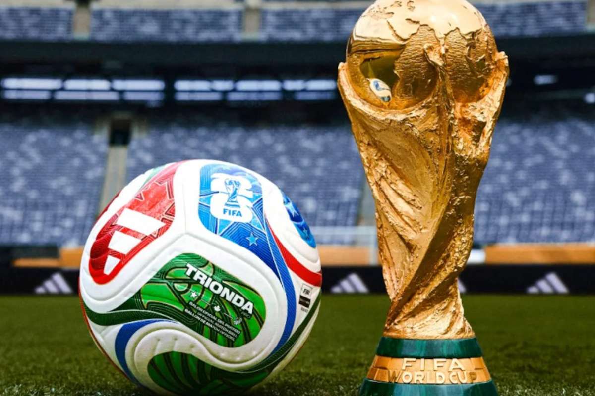 বিশ্বকাপের মঞ্চে ইরানের জায়গা নিয়ে বিতর্ক: যা বলল ফিফা