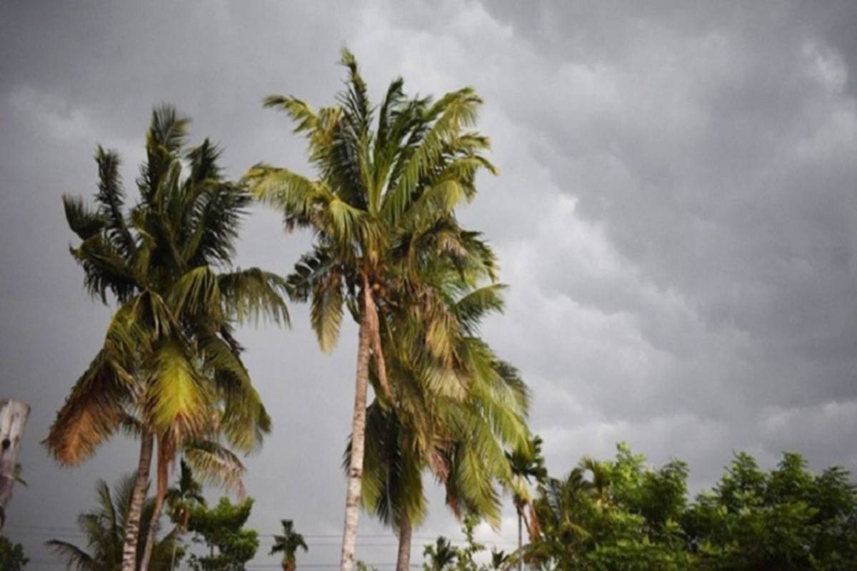 দুপুরের মধ্যে ৬০ কি.মি বেগে ঝড়ের আশঙ্কা