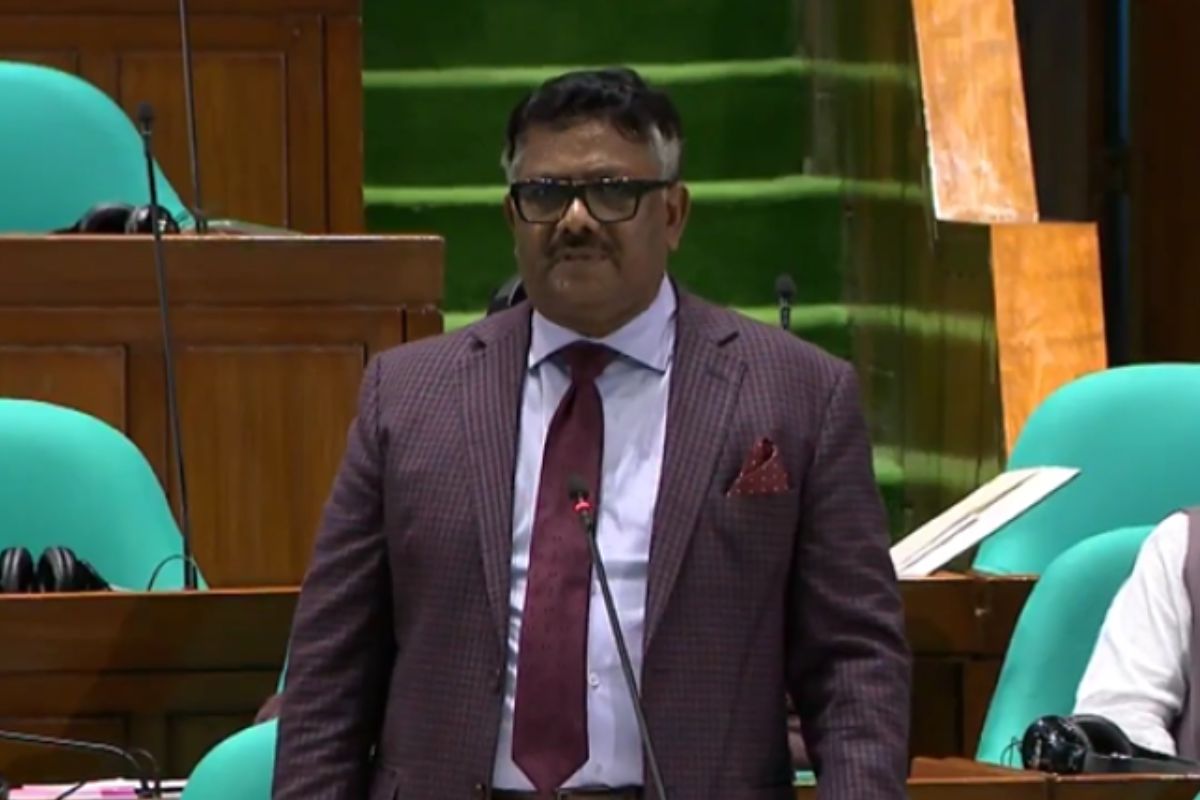 ‘সরকারি চাকরিজীবীদের মতো সাংবাদিকদেরও বেতন হওয়া উচিত’