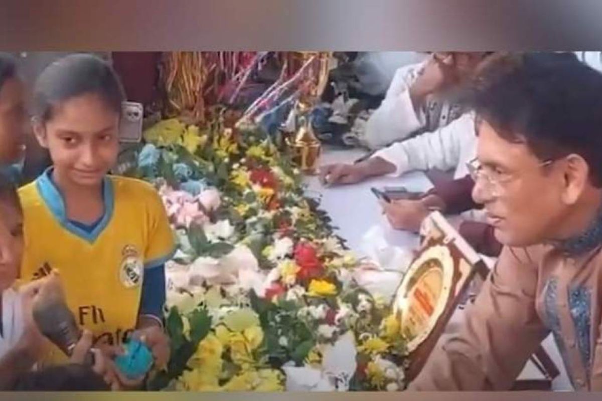 টুর্নামেন্টে পক্ষপাতের অভিযোগ, শিক্ষামন্ত্রীর কাছে বিচার চাইল শিক্ষার্থীরা