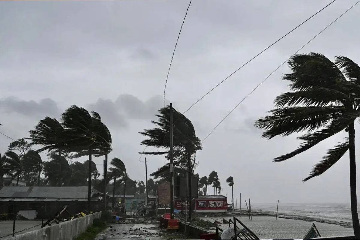 চার অঞ্চলে বজ্রবৃষ্টির সম্ভাবনা, নদীবন্দরে ১ নম্বর সংকেত