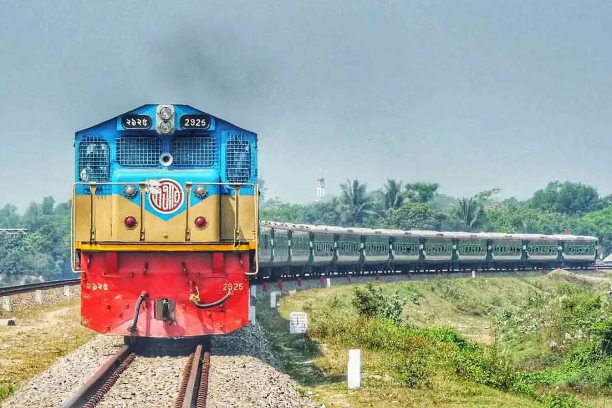 ঈদের ট্রেন টিকিটে প্রতারণা, যাত্রীদের সতর্ক করল রেলওয়ে কর্তৃপক্ষ