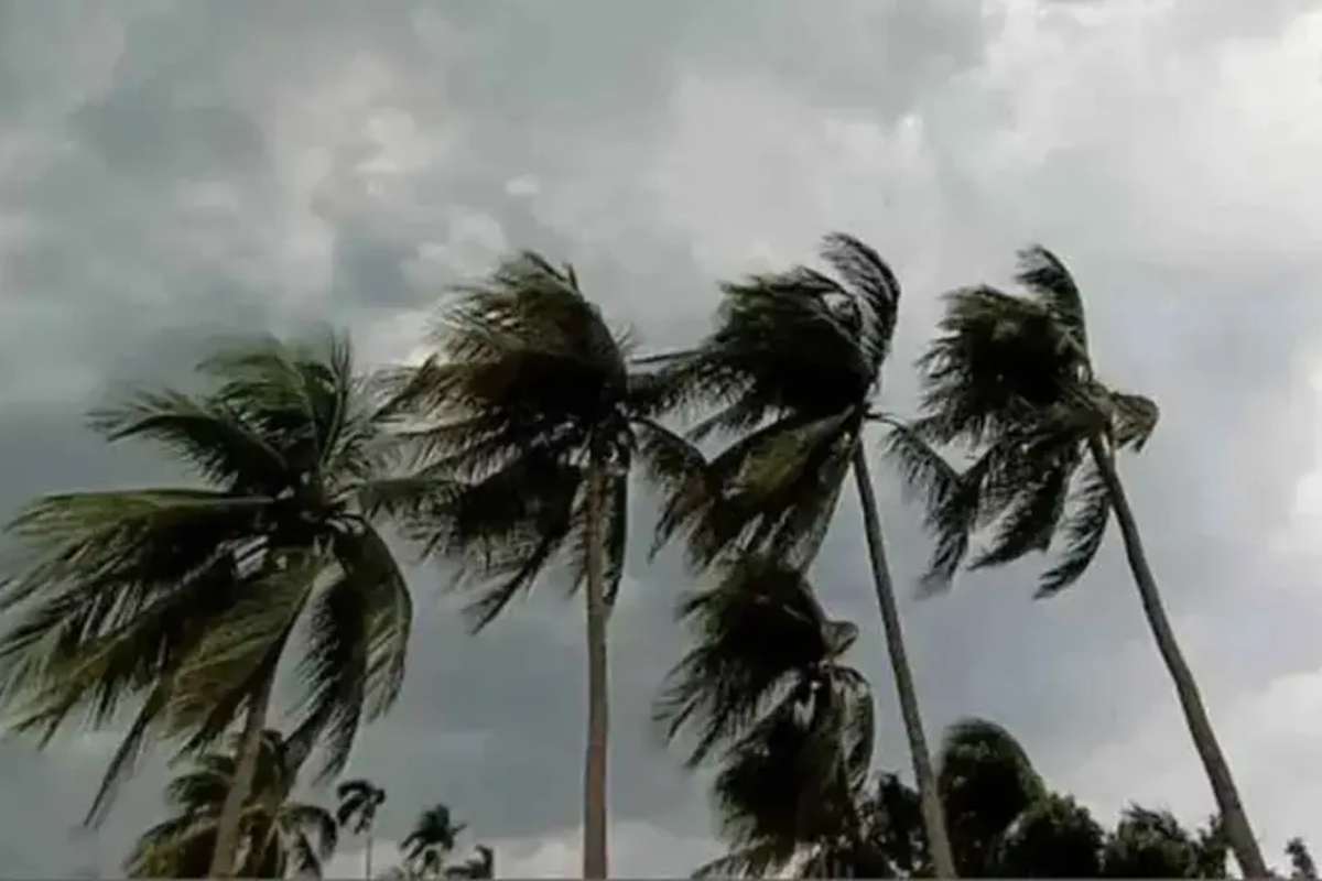 দেশের দশ অঞ্চলে ৬০ কি.মি বেগে ঝড়ের আশঙ্কা
