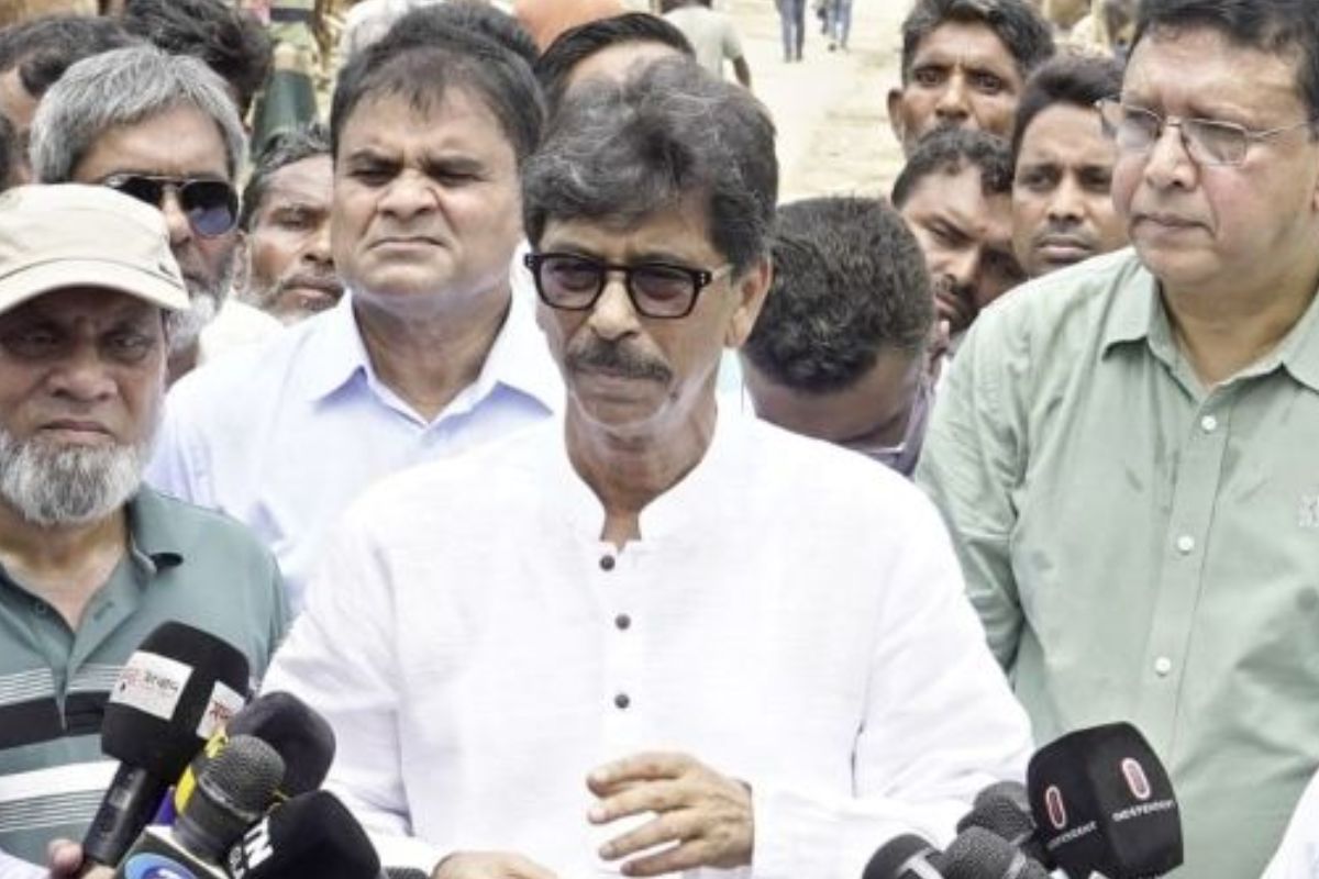 অবৈধ পশু প্রবেশে কঠোর অবস্থানে সরকার: কৃষিমন্ত্রী