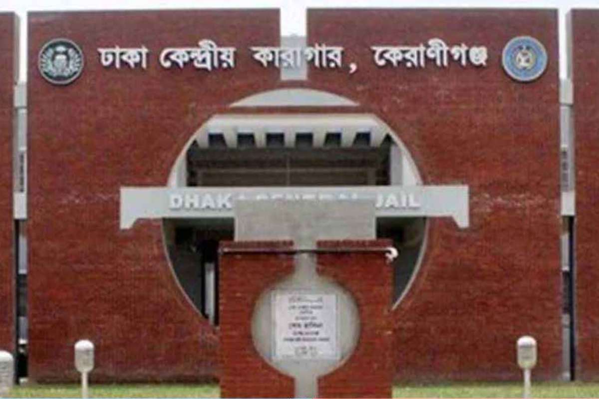 উৎসবমুখর পরিবেশে ঈদ উদযাপন করছেন ৮২ হাজার বন্দি
