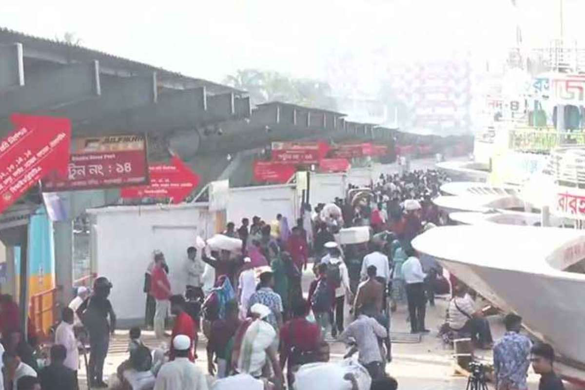 ছুটি শেষে রাজধানীতে ফিরছে মানুষ, স্বস্তিতে কাটছে যাত্রা