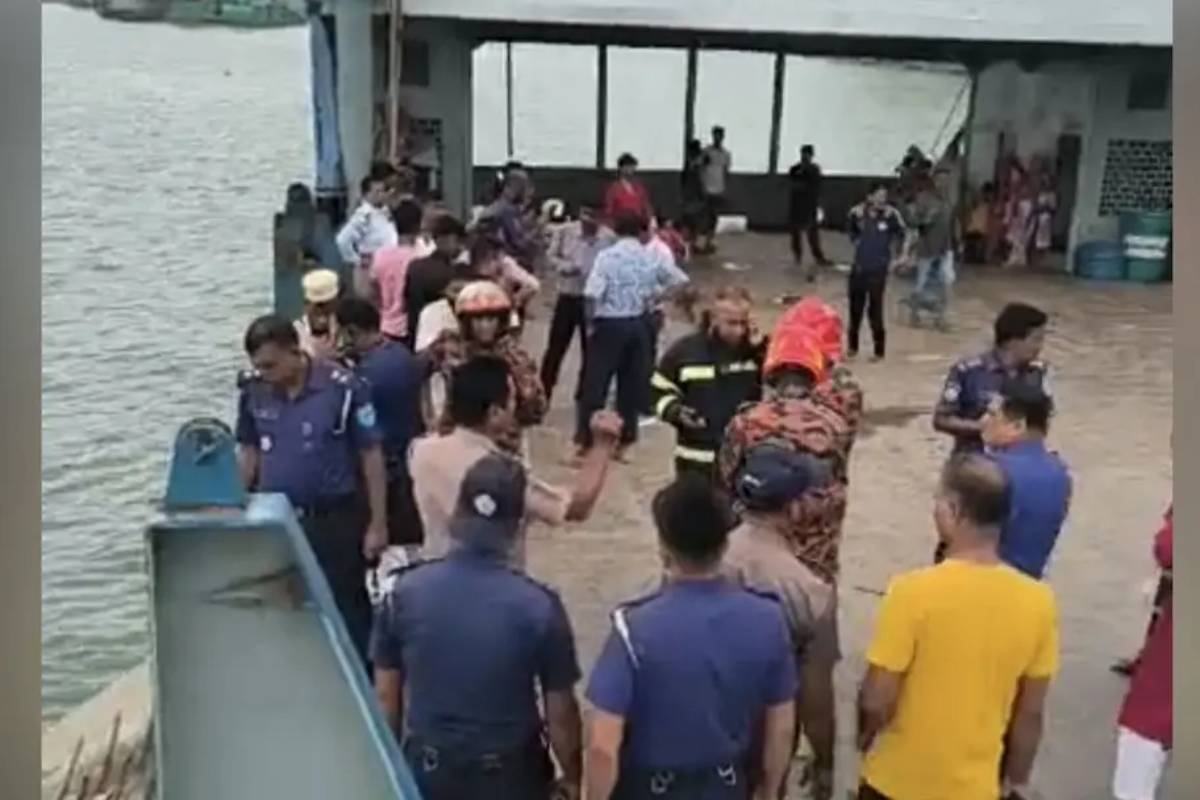 দৌলতদিয়ায় ফের দুর্ঘটনা, পদ্মায় ডুবল ঢাকাগামী যাত্রীবাহী বাস