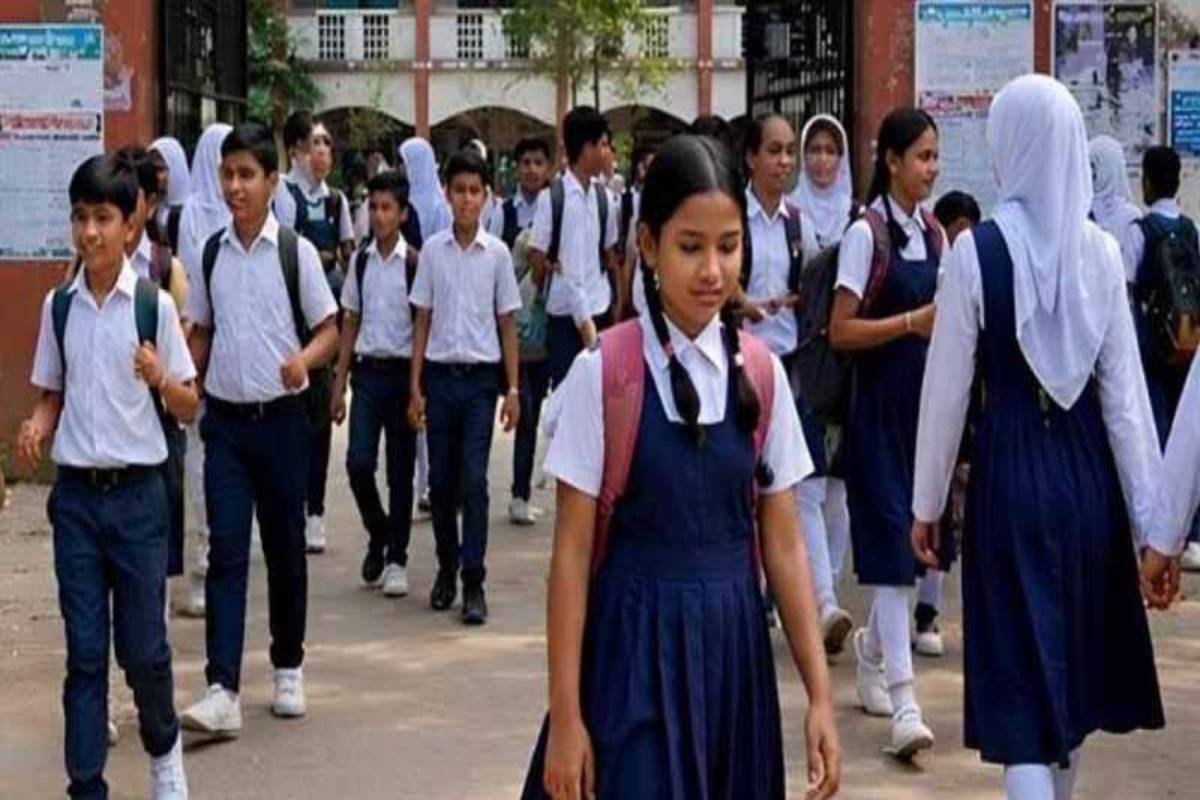 টানা ১৬ দিনের ছুটি শেষে আজ খুলেছে শিক্ষাপ্রতিষ্ঠান
