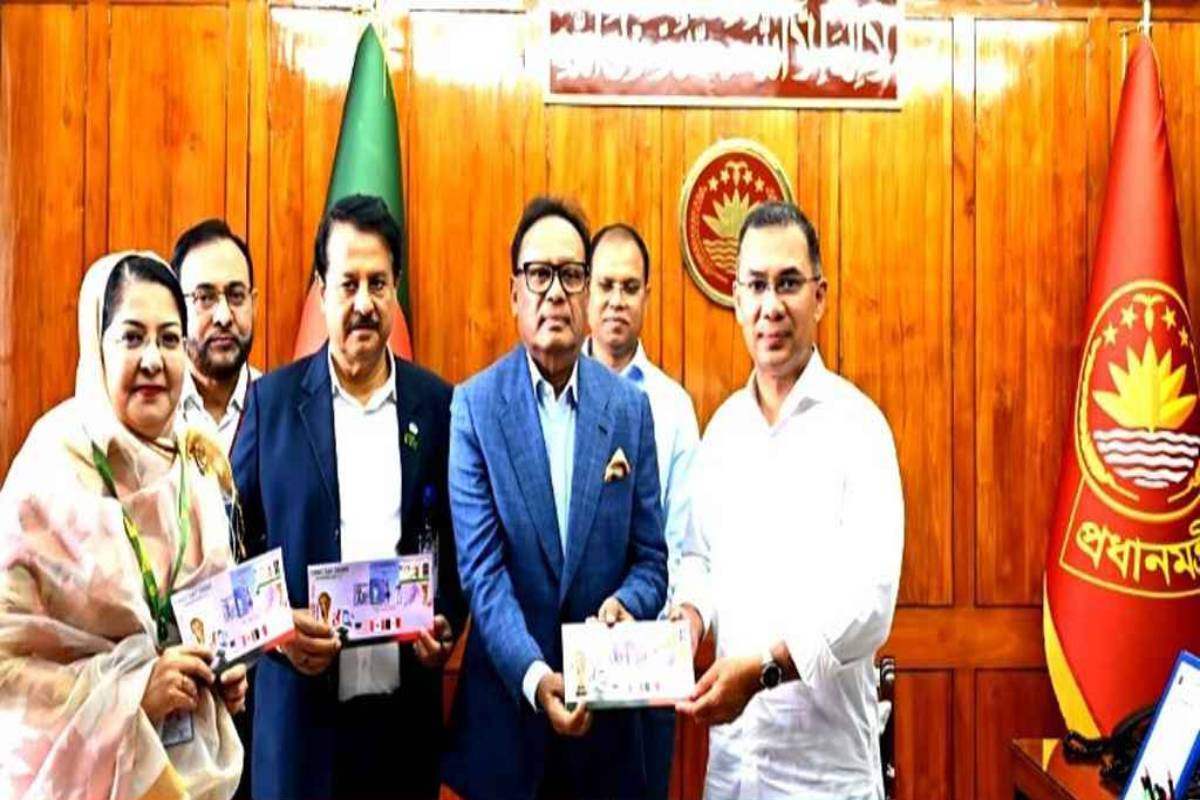 বিশ্বকাপ উপলক্ষে স্মারক ডাকটিকিট উন্মোচন করলেন প্রধানমন্ত্রী