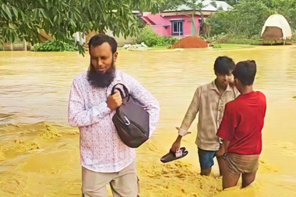পাহাড়ি ঢলে পানিবন্দি ৩ গ্রাম