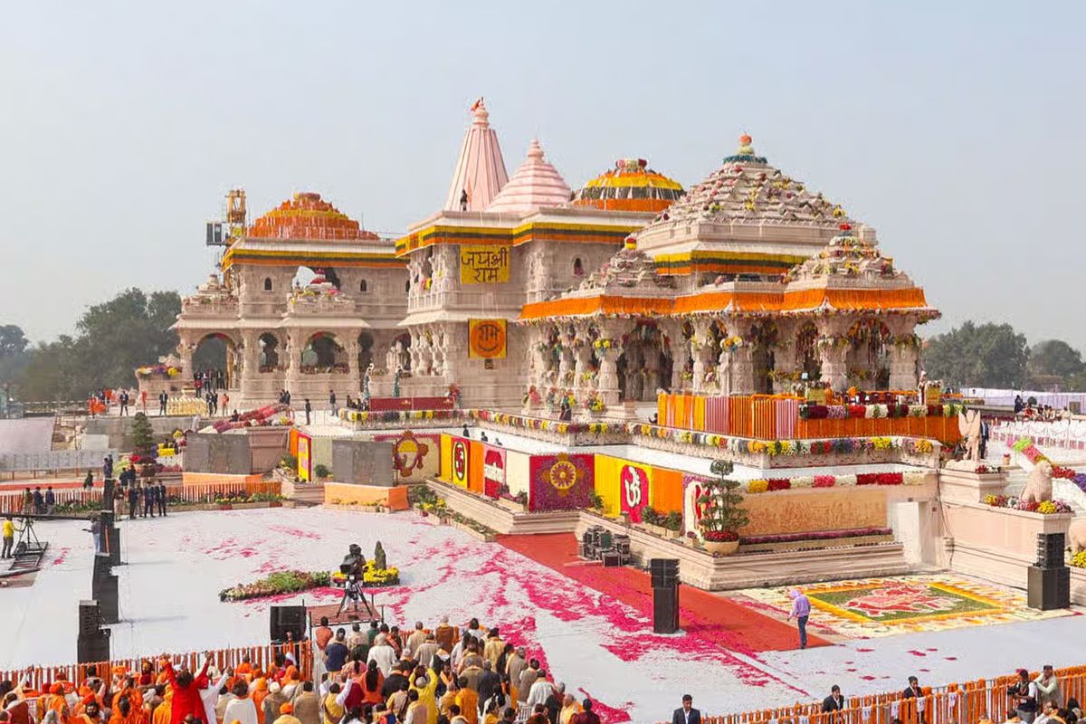 ভারতের রাম মন্দির ট্রাস্টে ২০০ কোটি রুপি আত্মসাতের অভিযোগ