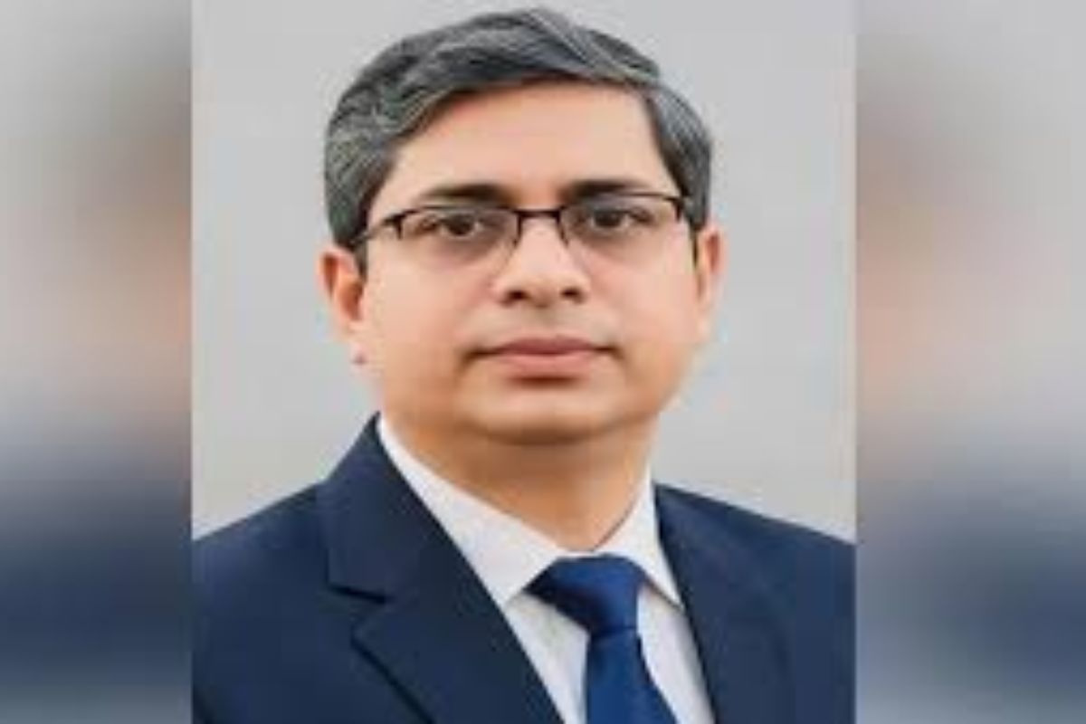ডেঙ্গু নিয়ন্ত্রণে রাজধানীতে নিয়মিত অভিযান চালাবে টাস্ক ফোর্স: পল্লী উন্নয়ন ও সমবায় প্রতিমন্ত্রী