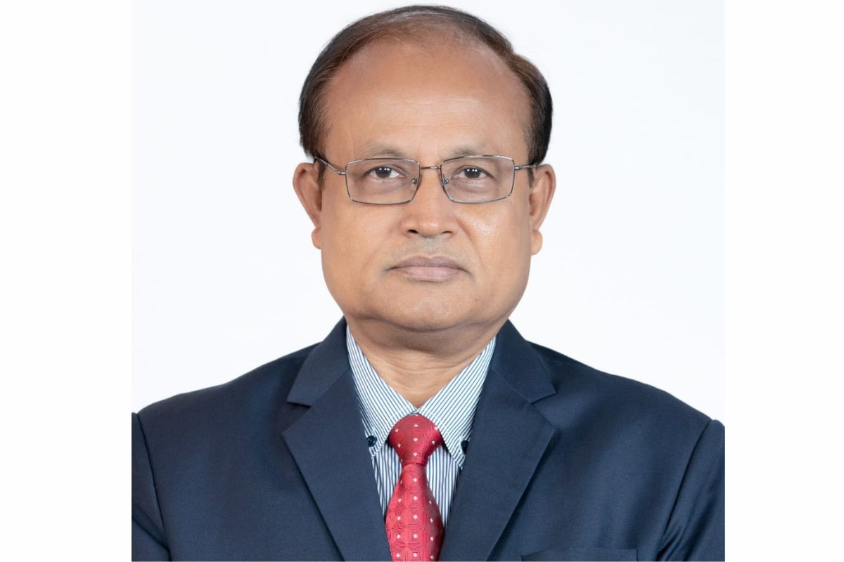 এসিইউ কাউন্সিল সভায় যোগ দিতে লন্ডনে ঢাবি উপাচার্য