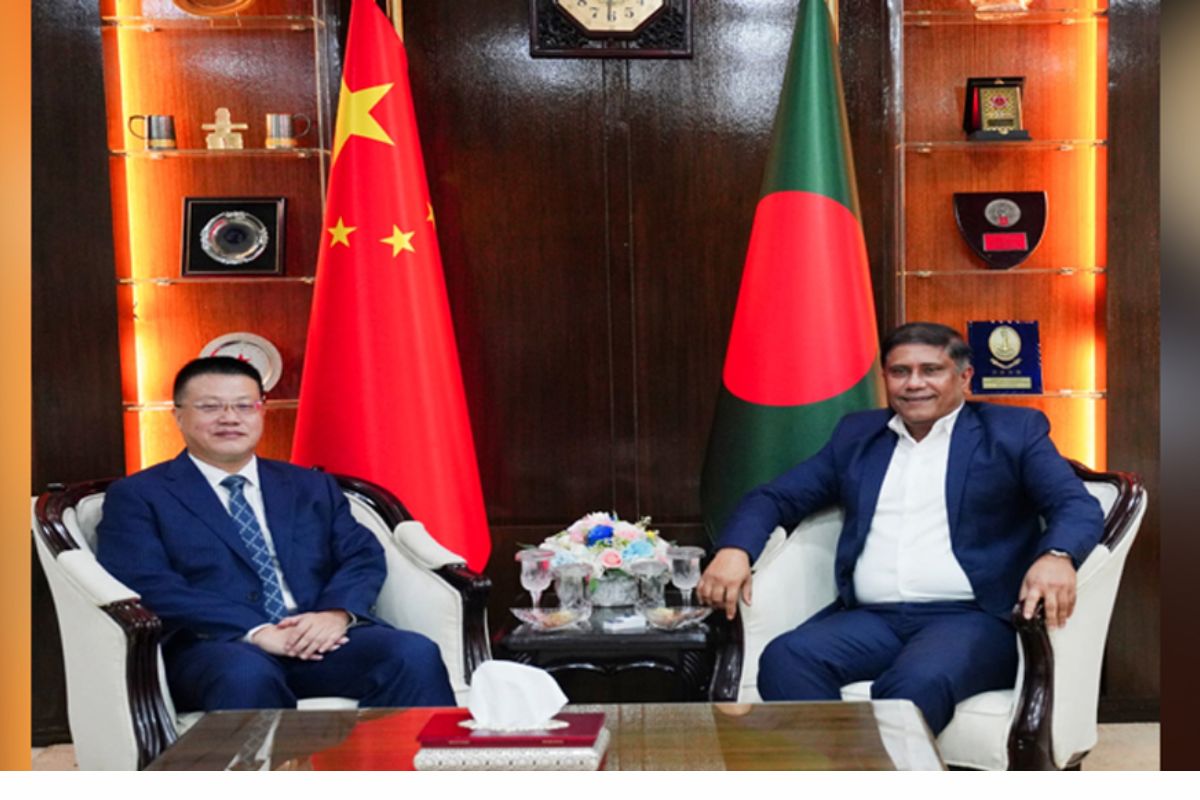 প্রধানমন্ত্রীর প্রতিরক্ষা উপদেষ্টার সঙ্গে চীনের রাষ্ট্রদূতের বৈঠক