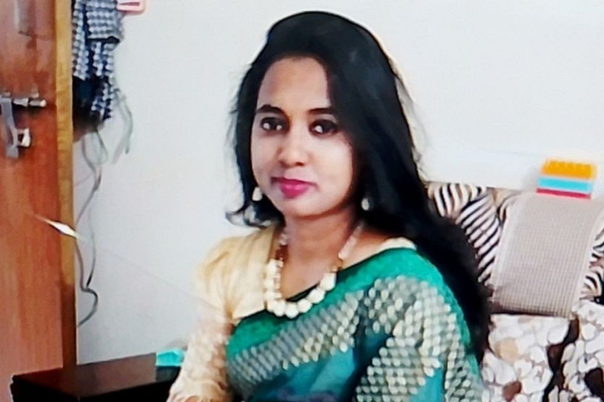 শিক্ষিকাকে কুপিয়ে দুই আঙুল বিচ্ছিন্ন করেছেন ছাত্রীর মা