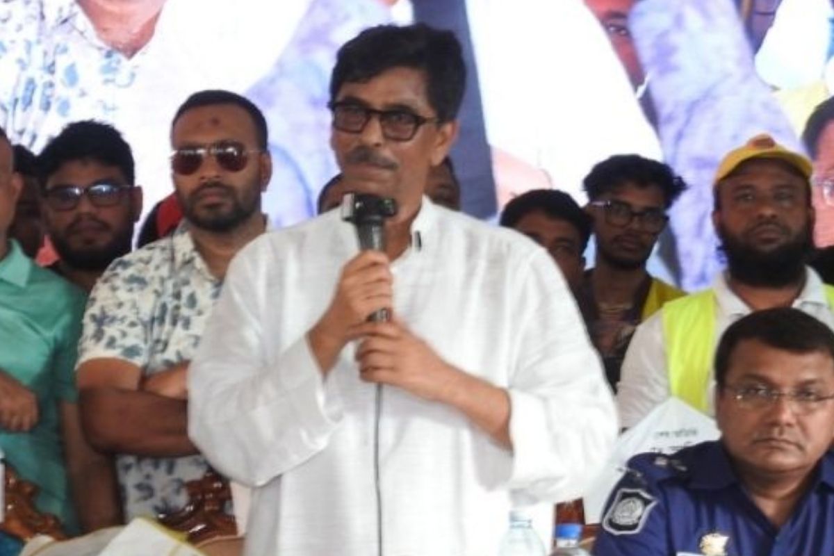 সব ধর্মের মানুষের নিরাপত্তা নিশ্চিতে সরকার কাজ করছে: কৃষিমন্ত্রী
