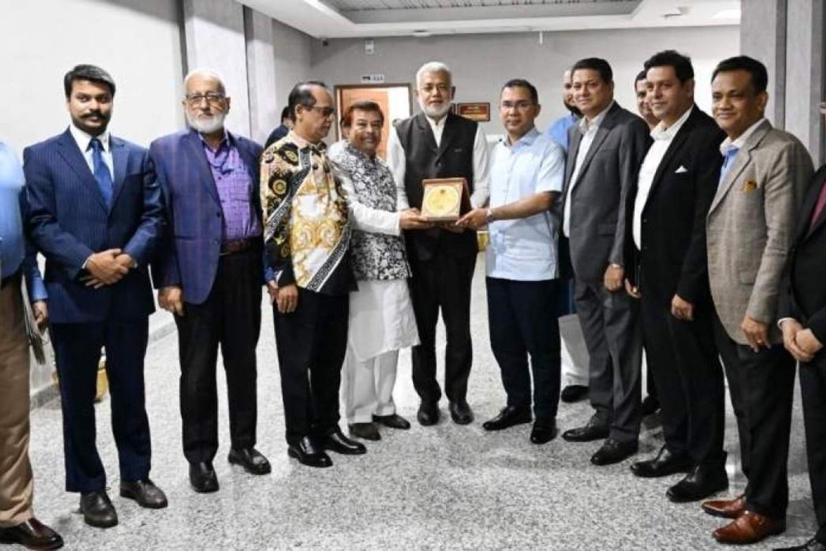 পোশাক শিল্পের উন্নয়নে সব ধরনের সহযোগিতার আশ্বাস প্রধানমন্ত্রীর