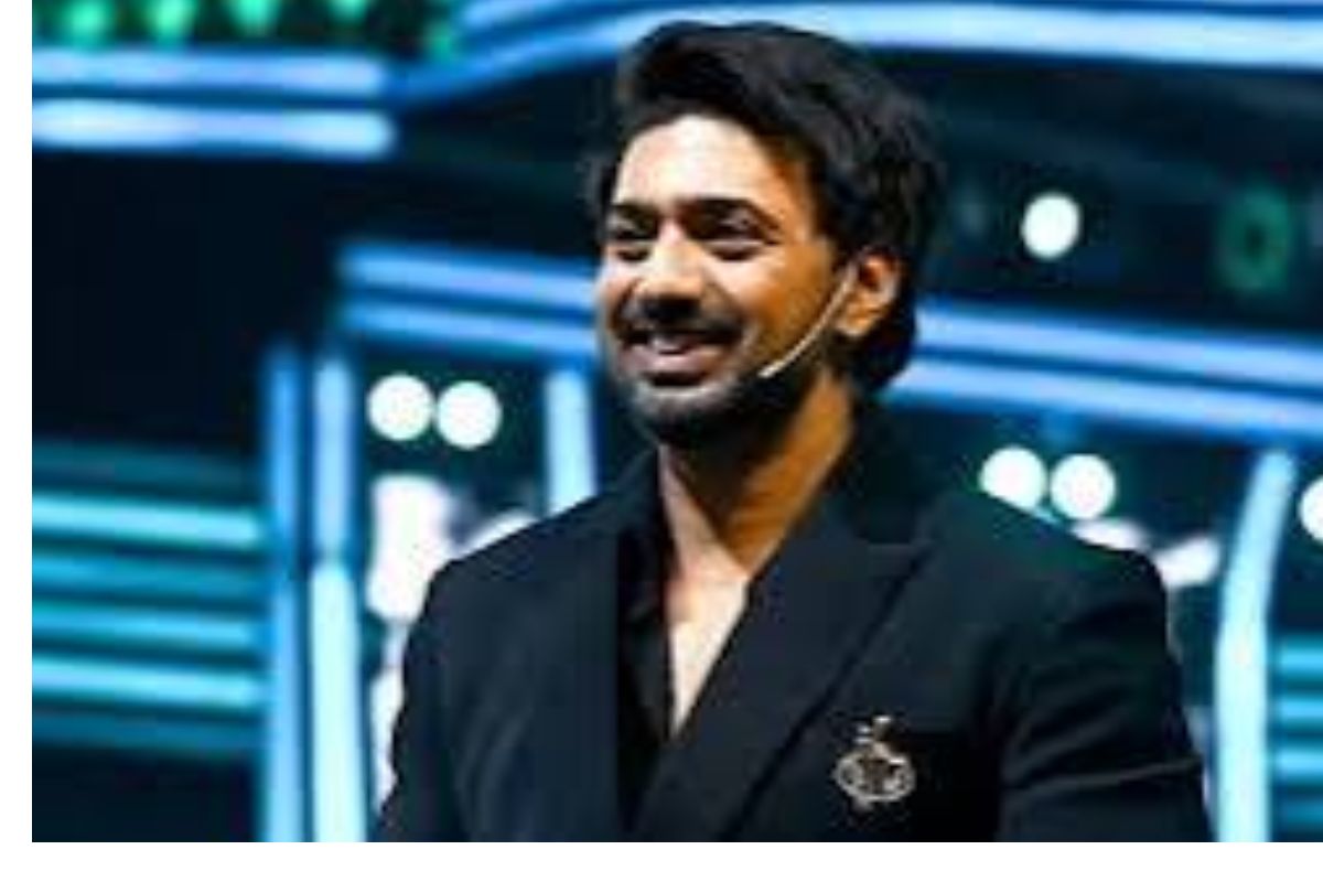 ছাত্র আন্দোলন নিয়ে যা বললেন দেব