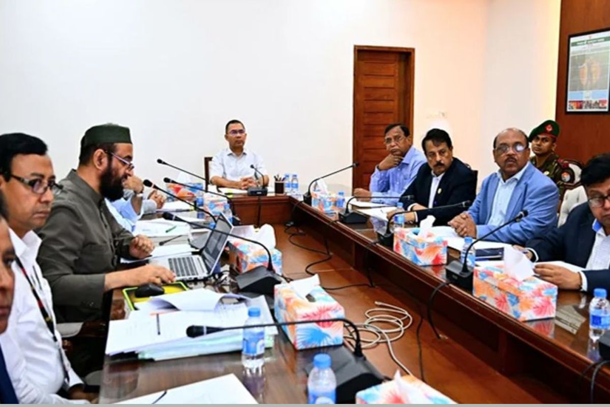 ঢাকার চারপাশের নৌপথ সচলের নির্দেশ প্রধানমন্ত্রীর