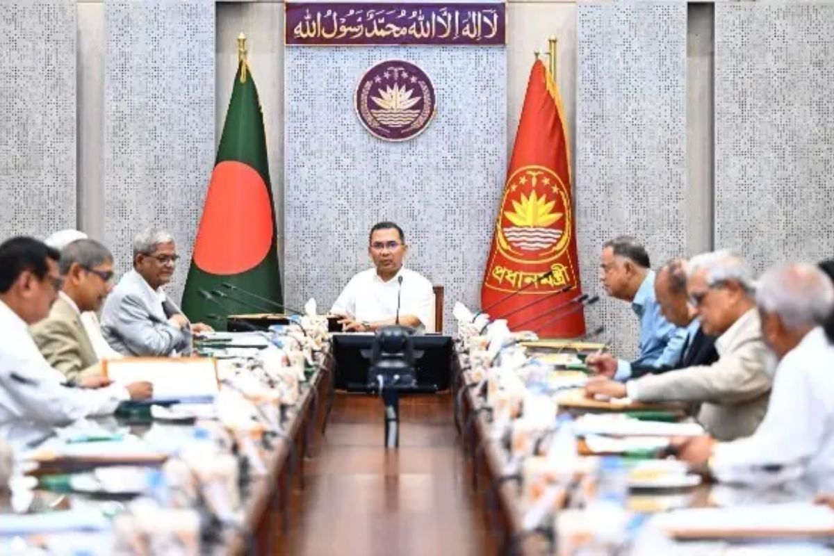 প্রধানমন্ত্রীর সভাপতিত্বে মন্ত্রিসভার বৈঠক চলছে