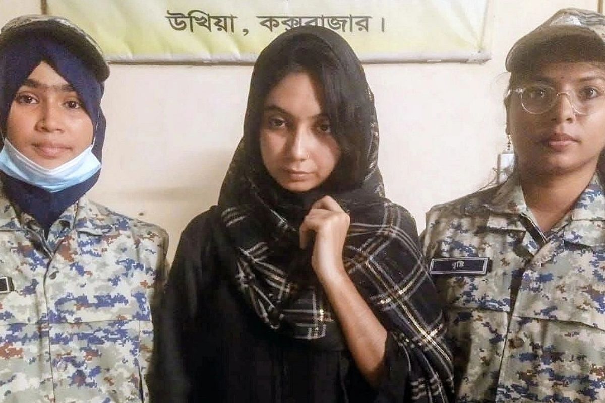 পেটে ৬২ প্যাকেট ইয়াবা নিয়ে নারী আটক
