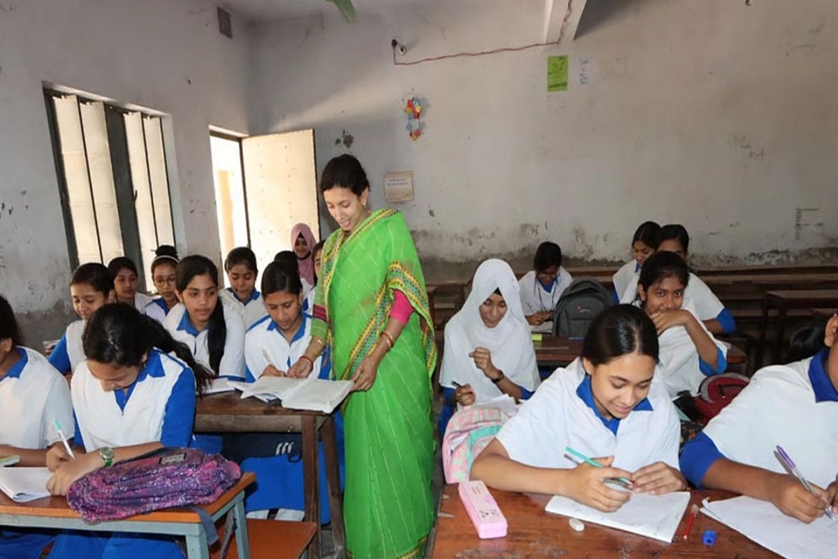 যে কারণে বন্ধ হতে পারে ৩১২ প্রতিষ্ঠানের বেতন