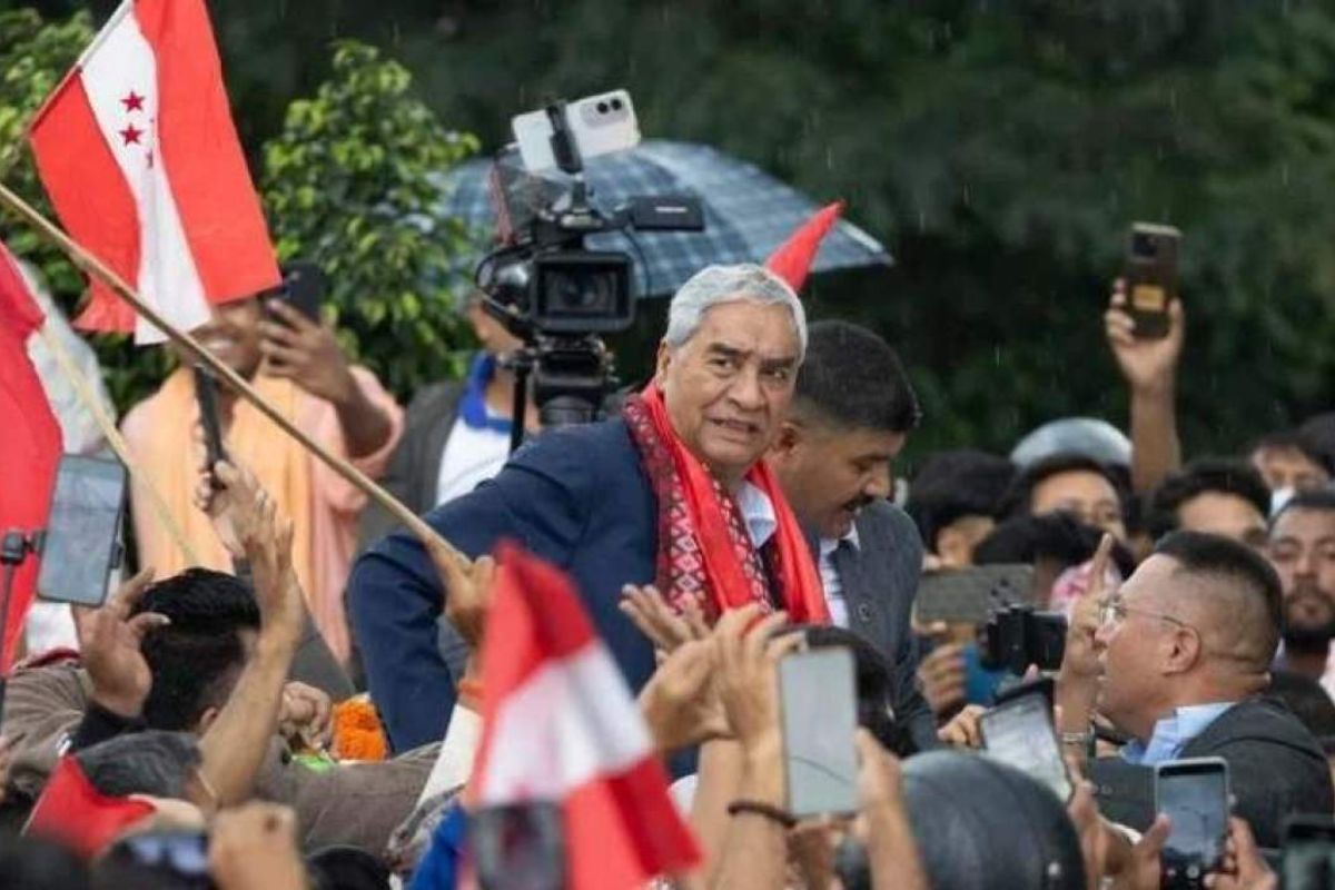 জেন-জি আন্দোলনে দেশত্যাগের পর নেপালে ফিরলেন সাবেক প্রধানমন্ত্রী