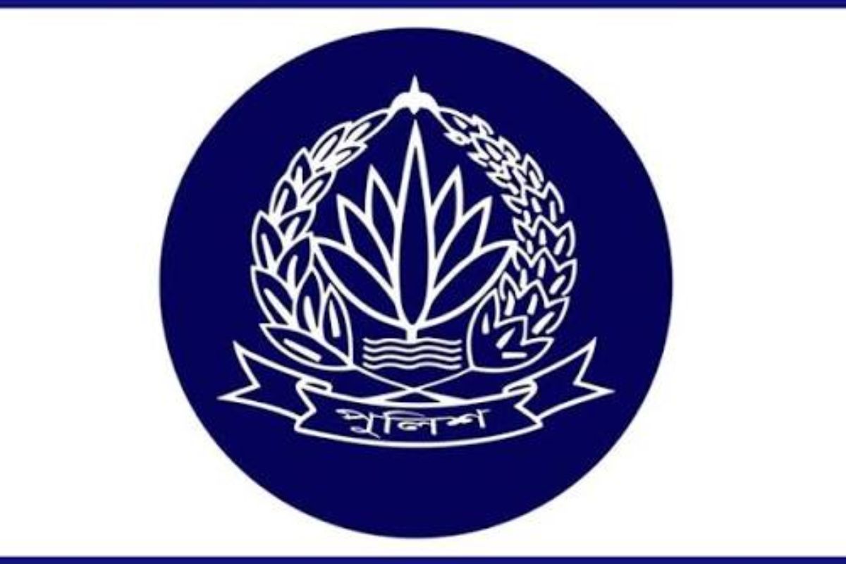‘মন্ত্রীর জুতা টানছে পুলিশ’ প্রচারণা অসত্য: বাংলাদেশ পুলিশ