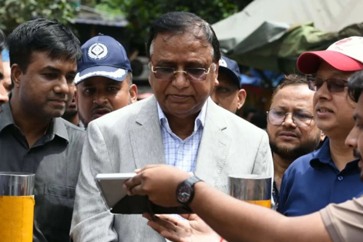 শাহবাগে পরীক্ষামূলক স্বয়ংক্রিয় ট্রাফিক সিগন্যাল চালু