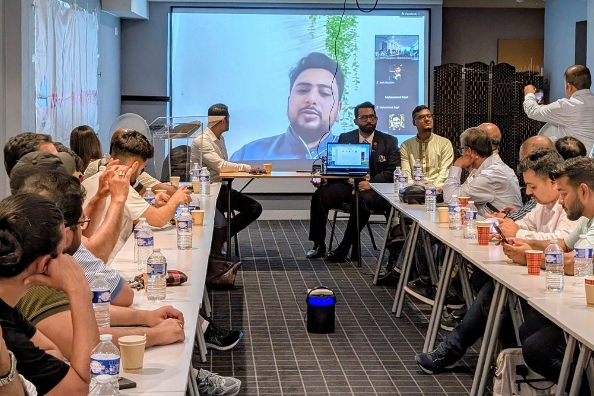 স্থানীয় নির্বাচনেও প্রবাসীদের ভোটাধিকার চান নাহিদ