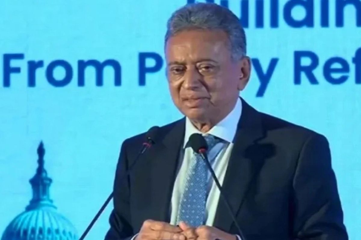 বিদ্যুৎ-গ্যাস সংকট কাটাতে অন্তত দুই বছর সময় লাগবে: অর্থমন্ত্রী