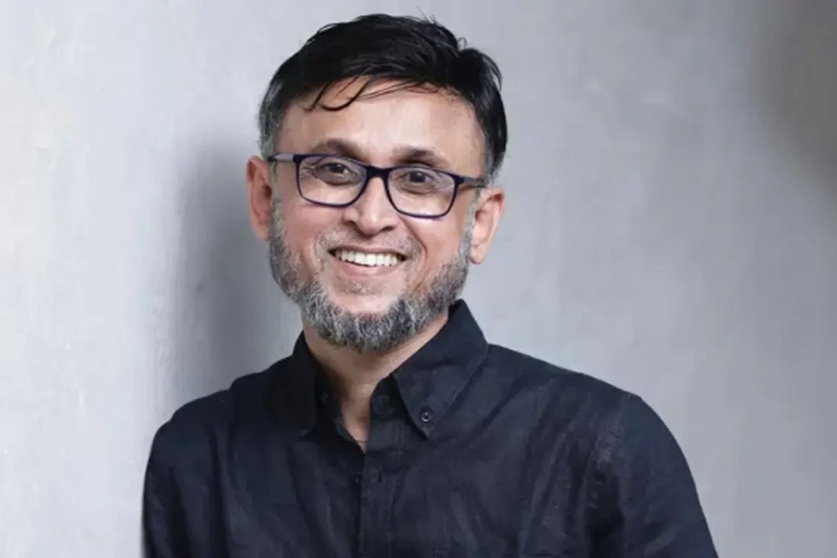 ৫ আগস্ট জুলাই শহীদদের স্মরণে পুষ্পস্তবকের প্রস্তাব ফারুকীর
