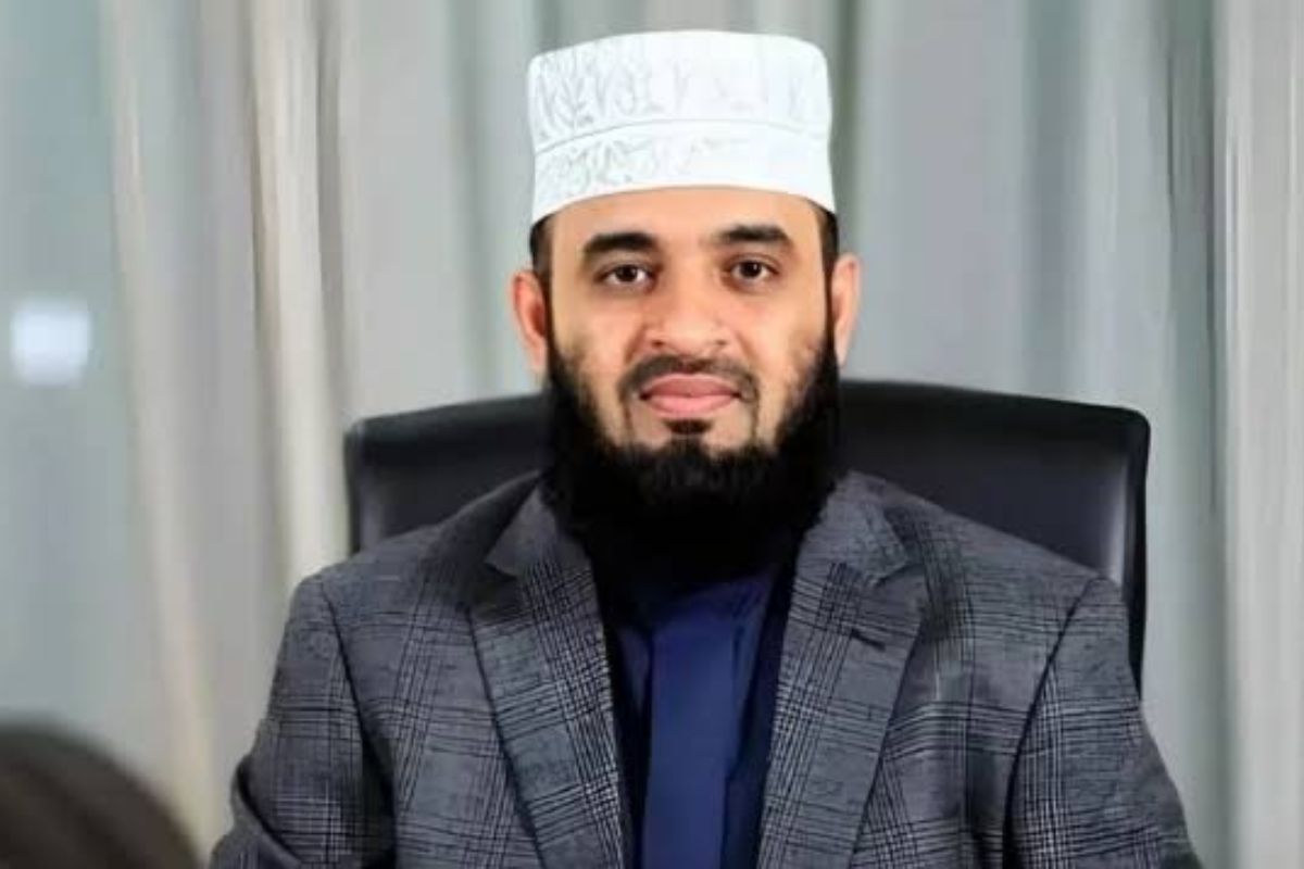 আপনাকে কী করে ভালো না বেসে থাকতে পারি: আজহারী