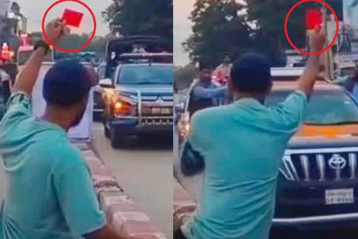 মীরসরাইয়ে জামায়াতের গাড়িবহরকে লাল কার্ড দেখালেন ছাত্রদল নেতা