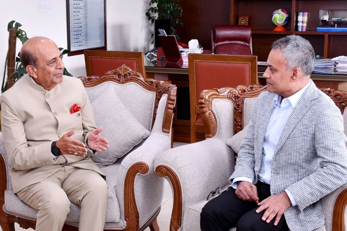 সড়ক পরিবহনমন্ত্রীর সঙ্গে দীনেশ ত্রিবেদীর বৈঠক
