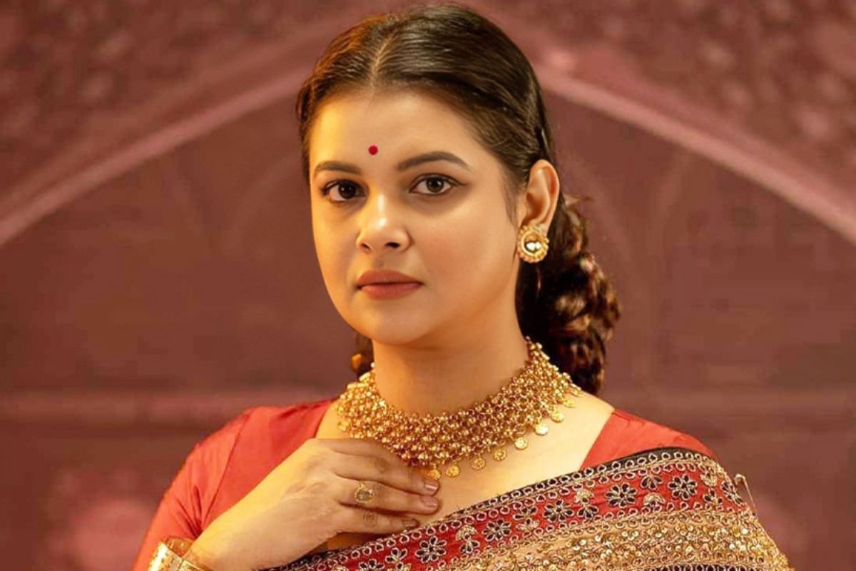 একজন ফ্যাসিস্টের দোসর আরেকজন লালবদর: শবনম ফারিয়া