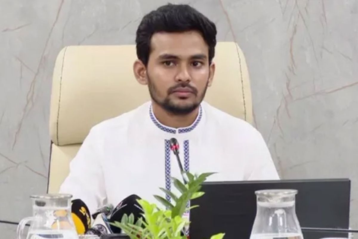 আসিফ মাহমুদের বিরুদ্ধে ১১ হাজার কোটি টাকা পাচারের অভিযোগ