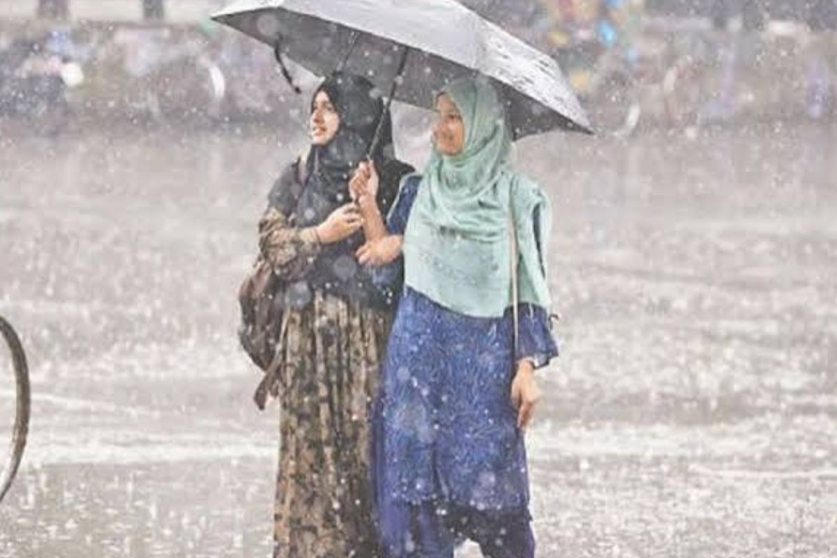ঢাকাসহ যেসব অঞ্চলে বৃষ্টি-বজ্রবৃষ্টির সম্ভাবনা