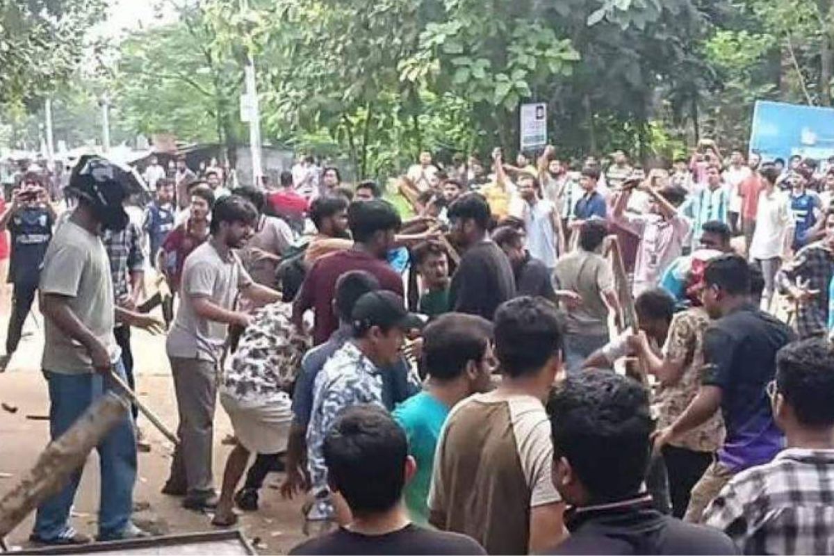 জাবির দুই হলের শিক্ষার্থীদের সংঘর্ষ, আহত ৯