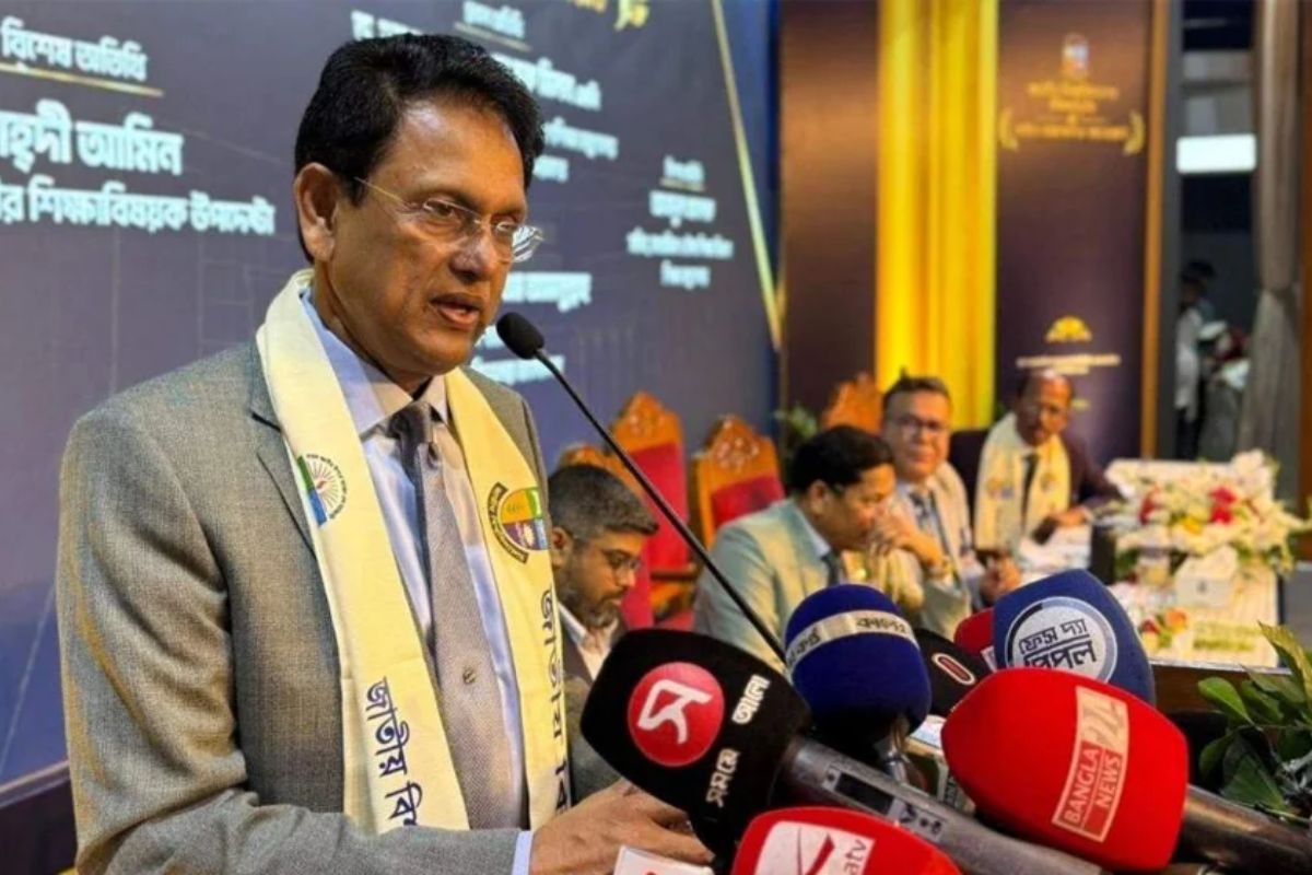  শিক্ষকদের শাস্তির হুঁশিয়ারি দিলেন শিক্ষামন্ত্রী 