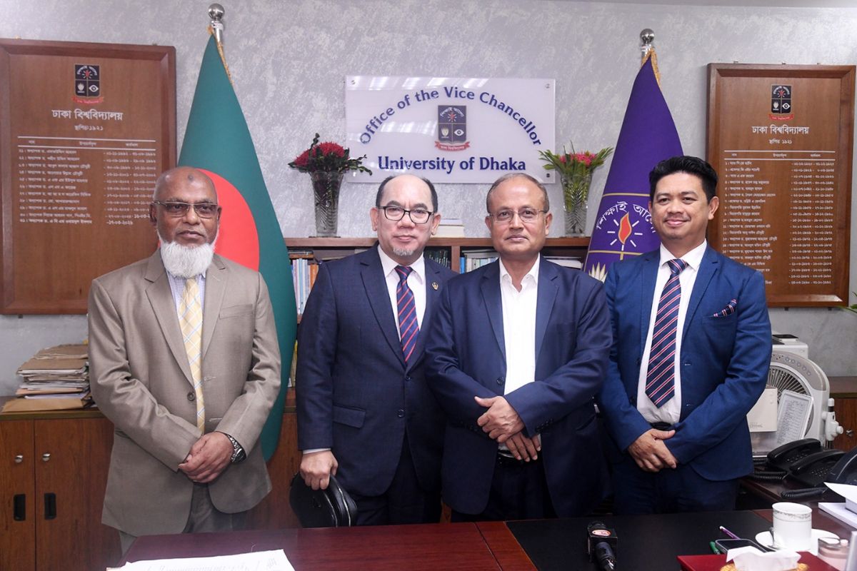 ঢাবি উপাচার্যের সঙ্গে এমকিউএ সিইওর সৌজন্য সাক্ষাৎ