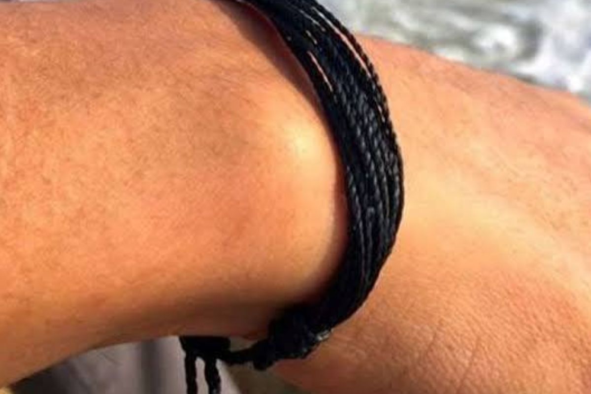 বদনজর থেকে সুরক্ষায় কালো সুতা, কী বলে ইসলাম