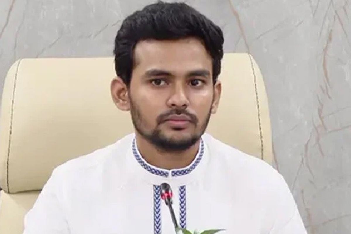 আসিফ মাহমুদ ও স্ত্রীর দেশ-বিদেশের সম্পদের তথ্য চেয়েছে দুদক